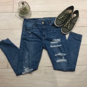 AE Size 10 Ripped Jeans. EUC